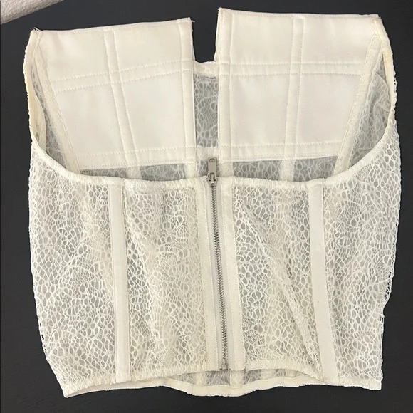 Elegant Cream Lace Corset Top - Picture 2 of 3